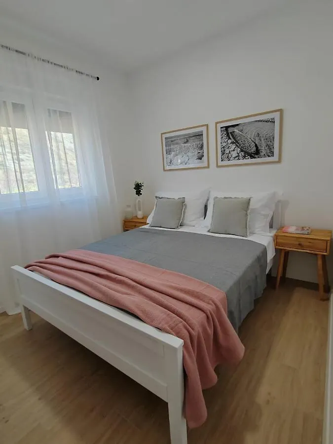 Villa Panama Bosana 0*,  Croatia